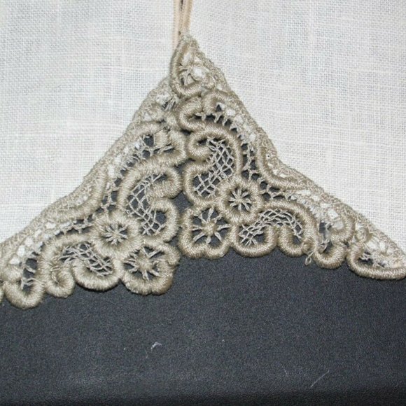 VINTAGE LINEN FLORAL CROCHET TABLE NAPKINS ECHRU/DK TAN 4 PC - Picture 4 of 5